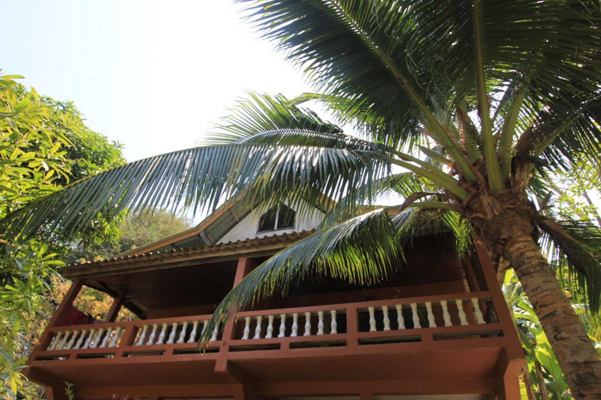 Chomjan Resort Koh Phayam Exterior photo